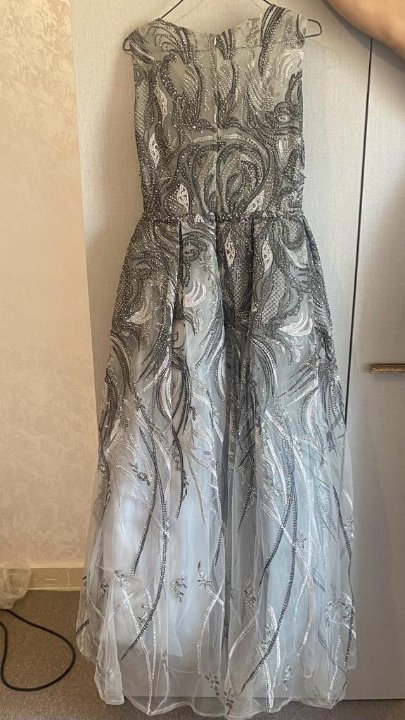 Queen & Queens | Rent or Sell Dresses and Accessories