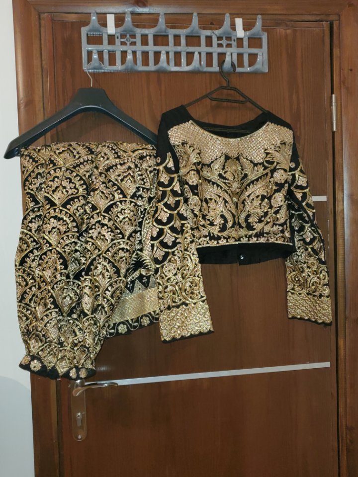 Queen & Queens | Rent or Sell Dresses and Accessories