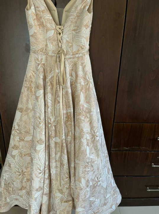 Queen & Queens | Rent or Sell Dresses and Accessories