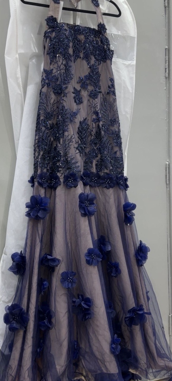 Queen & Queens | Rent or Sell Dresses and Accessories