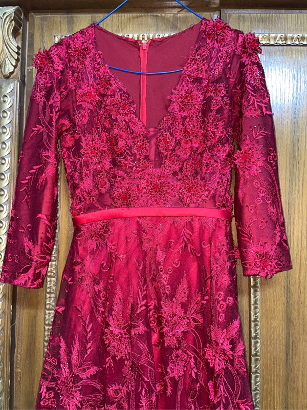 Queen & Queens | Rent or Sell Dresses and Accessories