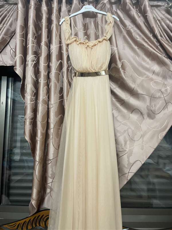 Queen & Queens | Rent or Sell Dresses and Accessories