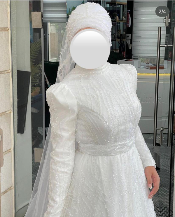 Queen & Queens | Rent or Sell Dresses and Accessories