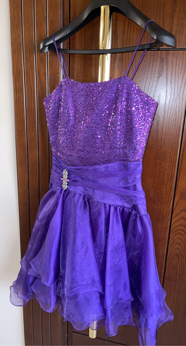 Queen & Queens | Rent or Sell Dresses and Accessories