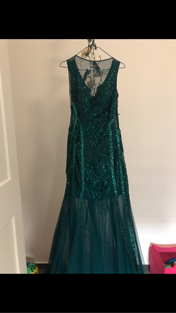 Queen & Queens | Rent or Sell Dresses and Accessories