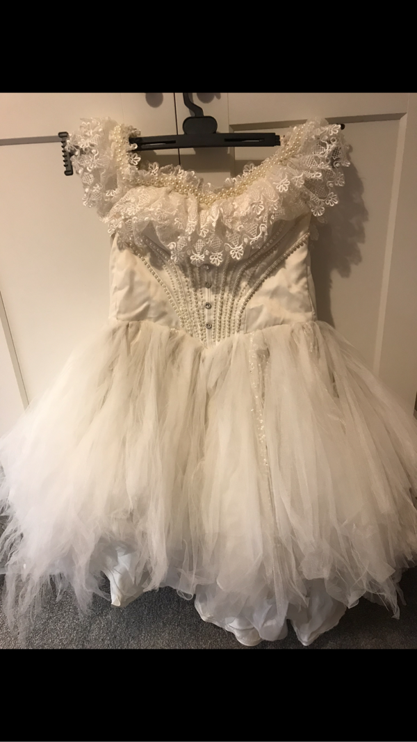 Queen & Queens | Rent or Sell Dresses and Accessories