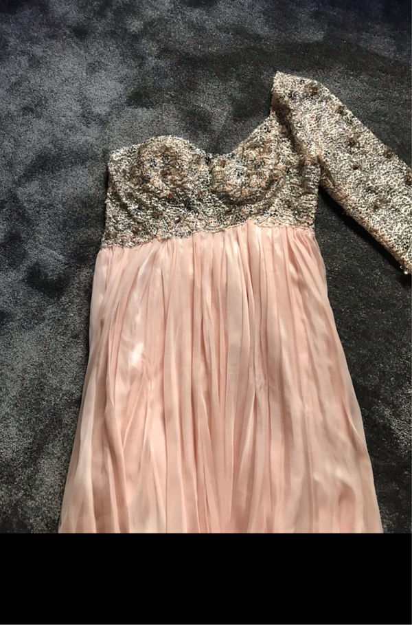 Queen & Queens | Rent or Sell Dresses and Accessories
