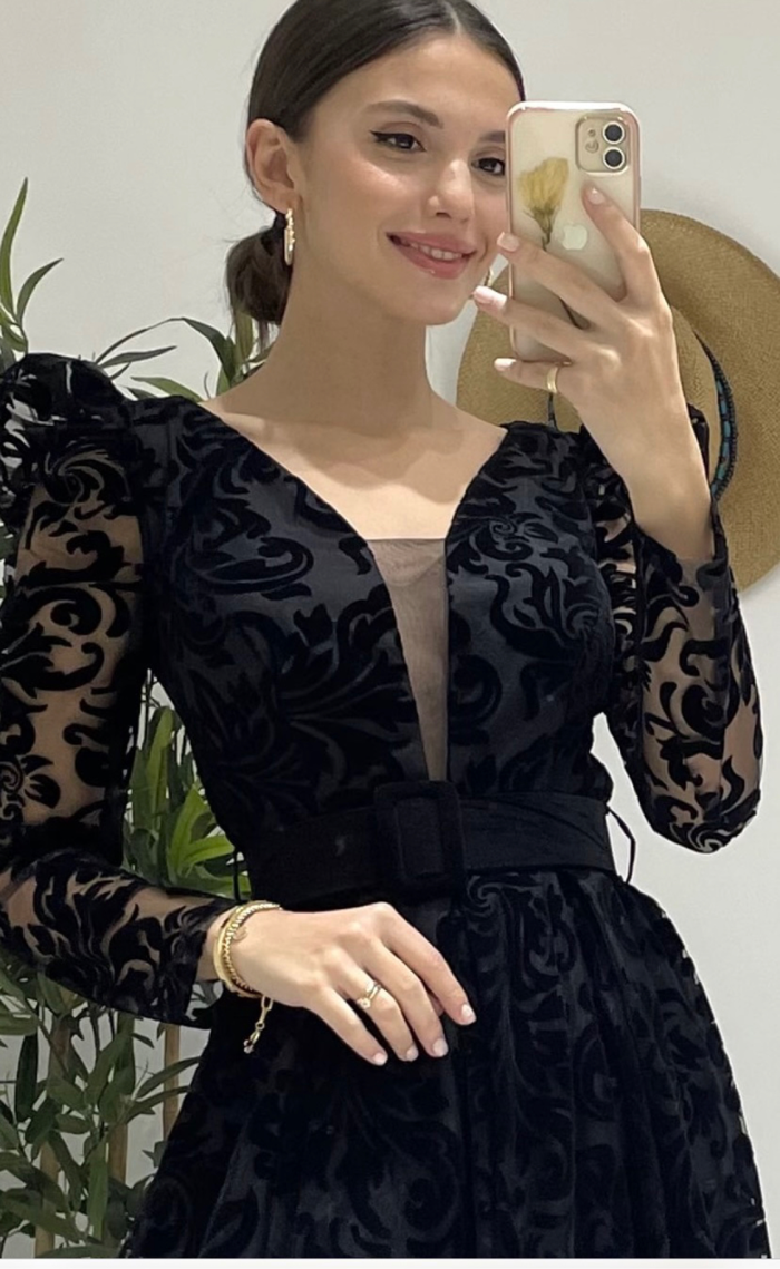 فستان طويل أسود