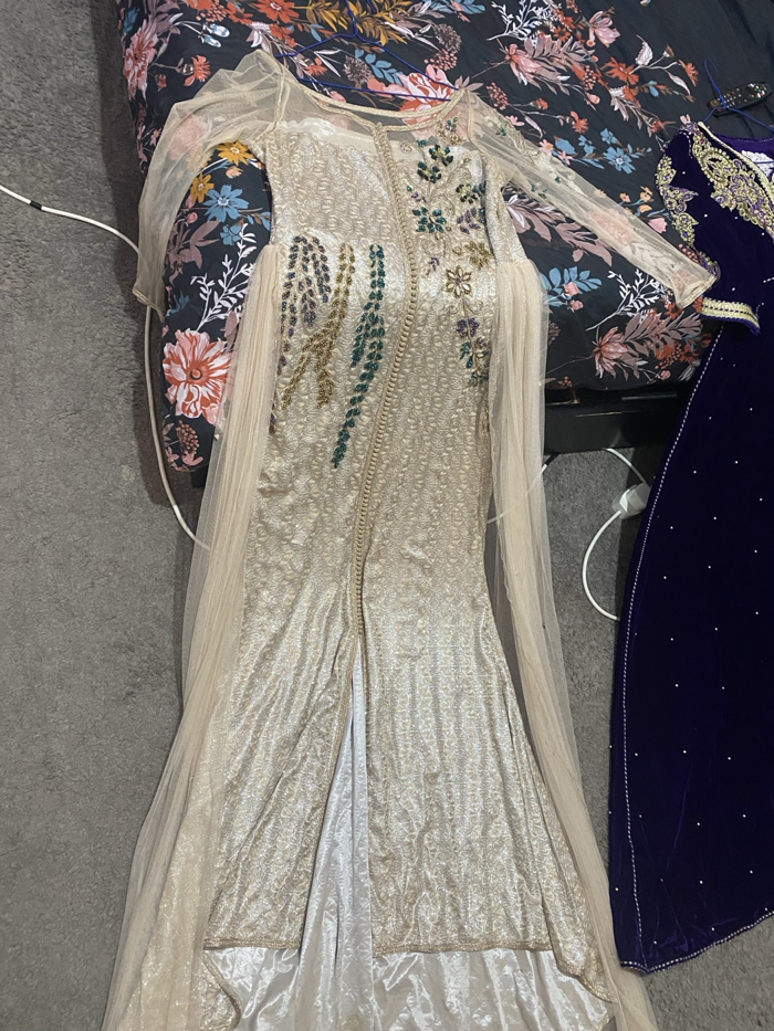 Goldene Abendkleid