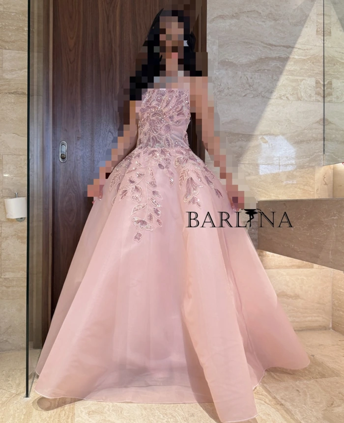 Rosa Abendkleid
