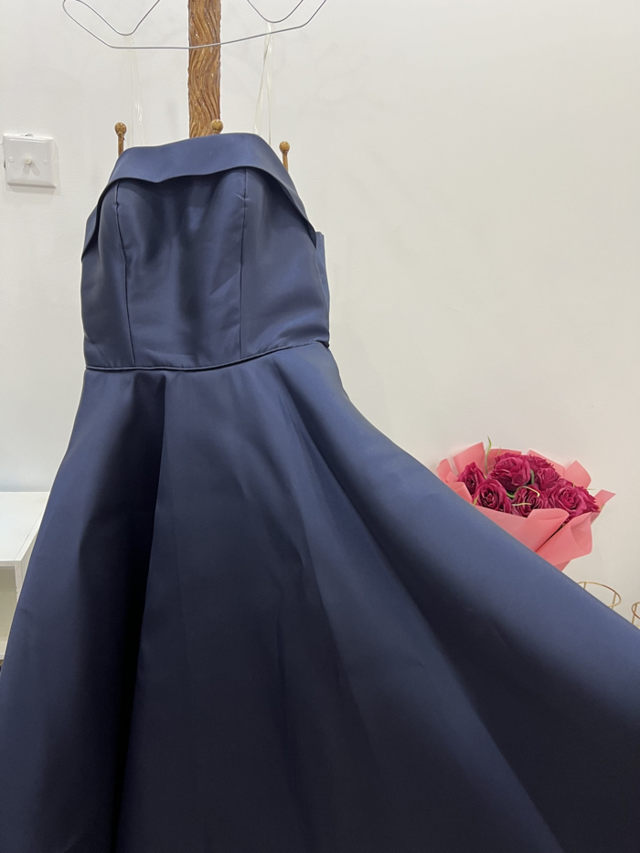 Marineblaues Abendkleid