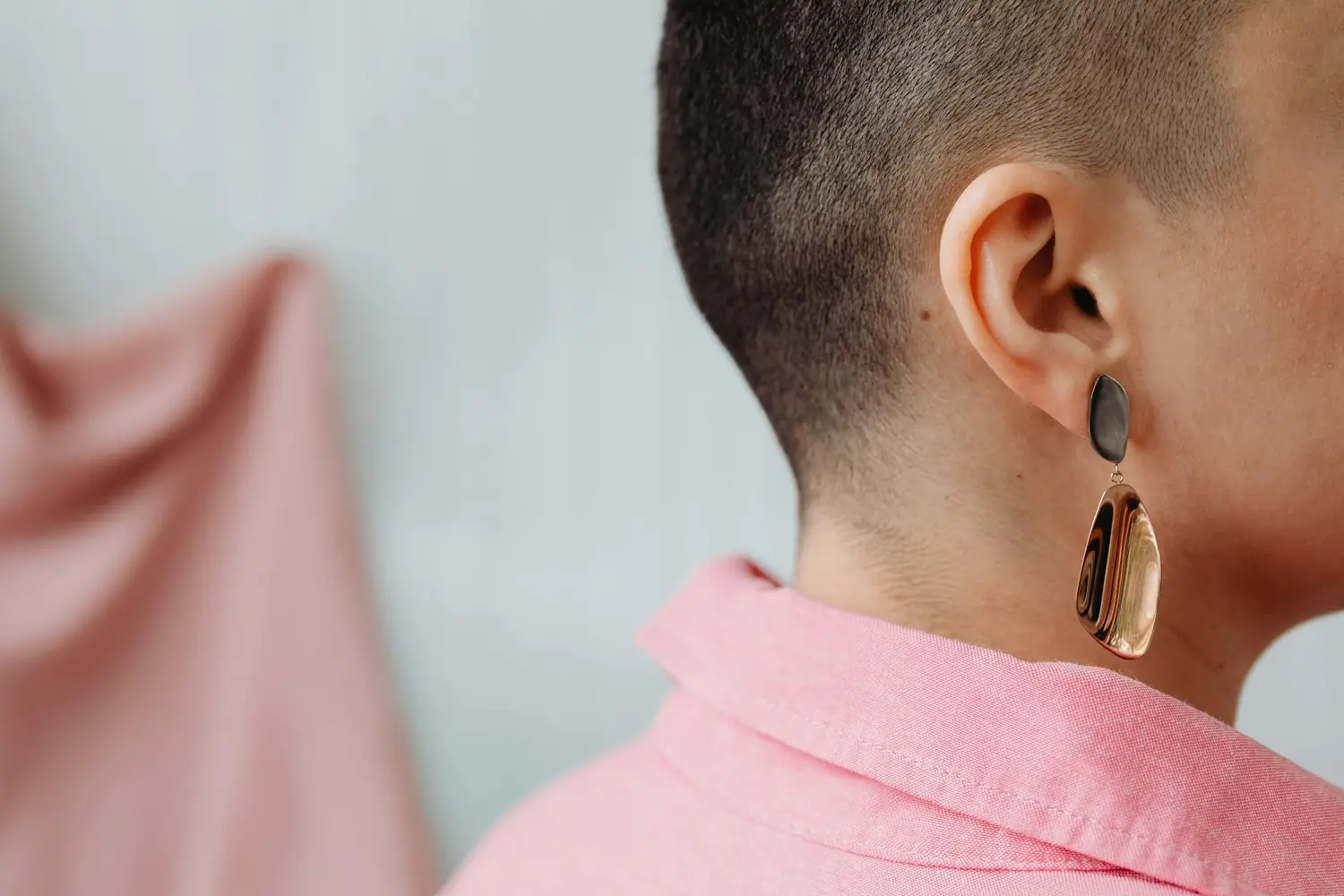 A Complete Guide to Gold Statement Earrings