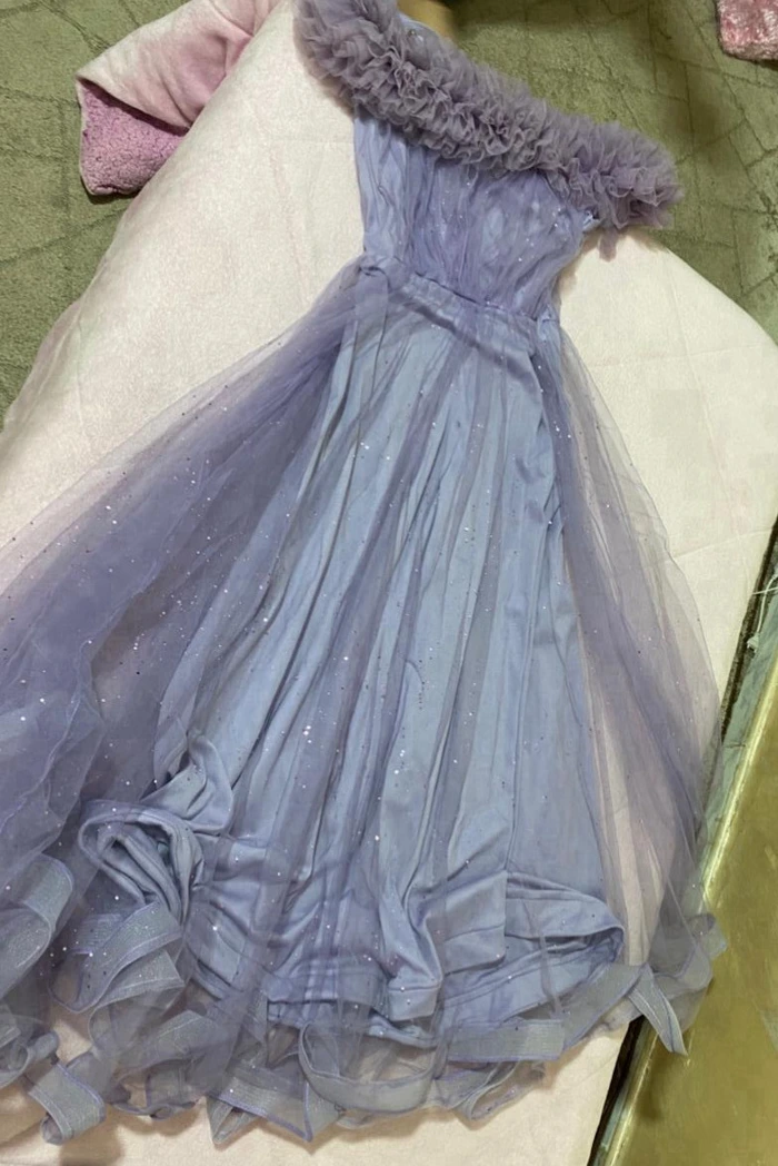Lila Abendkleid