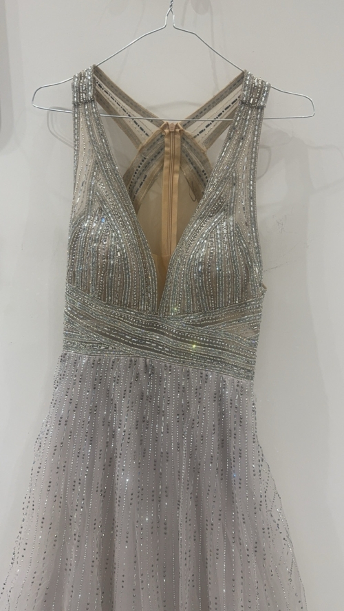 Wedding Dress - M, Silver, الرياض .الدوادمي, Saudi Arabia