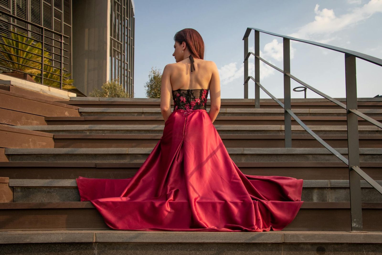 Evening Gown Styling: Expert Checklist Before You Buy