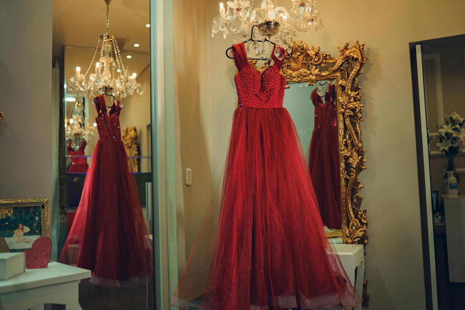 Evening Gown Styling: Budget Smart Choices That Still Feel Luxury