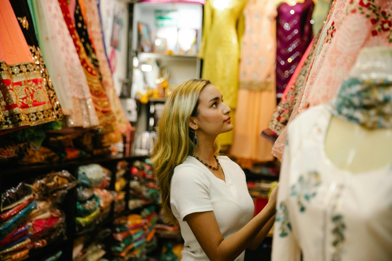 Dress Rental Planning: Budget Smart Choices That Still Feel Luxury
