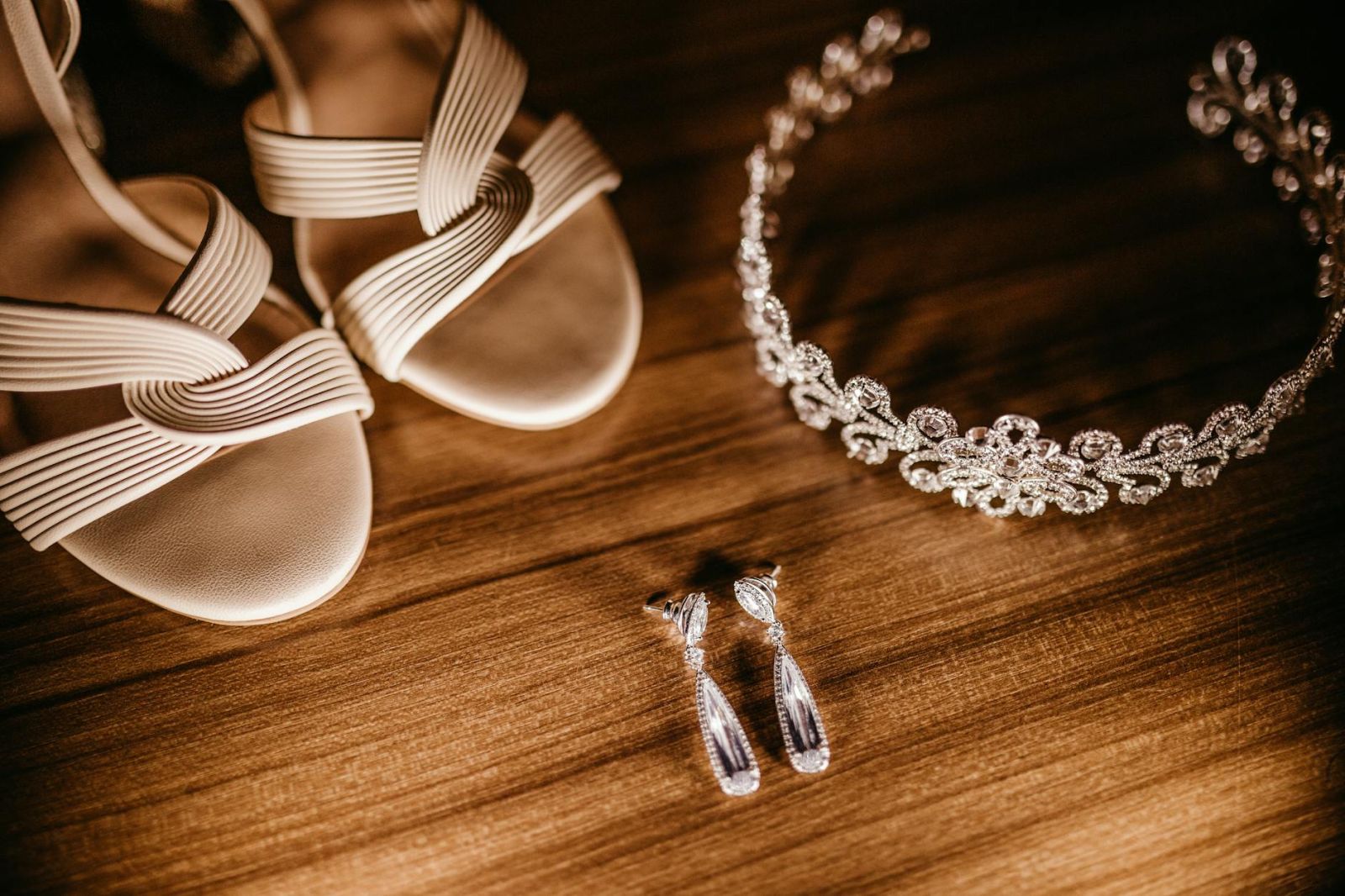 Bridal Accessories Planning: How to Build a Cohesive Wedding Aesthetic