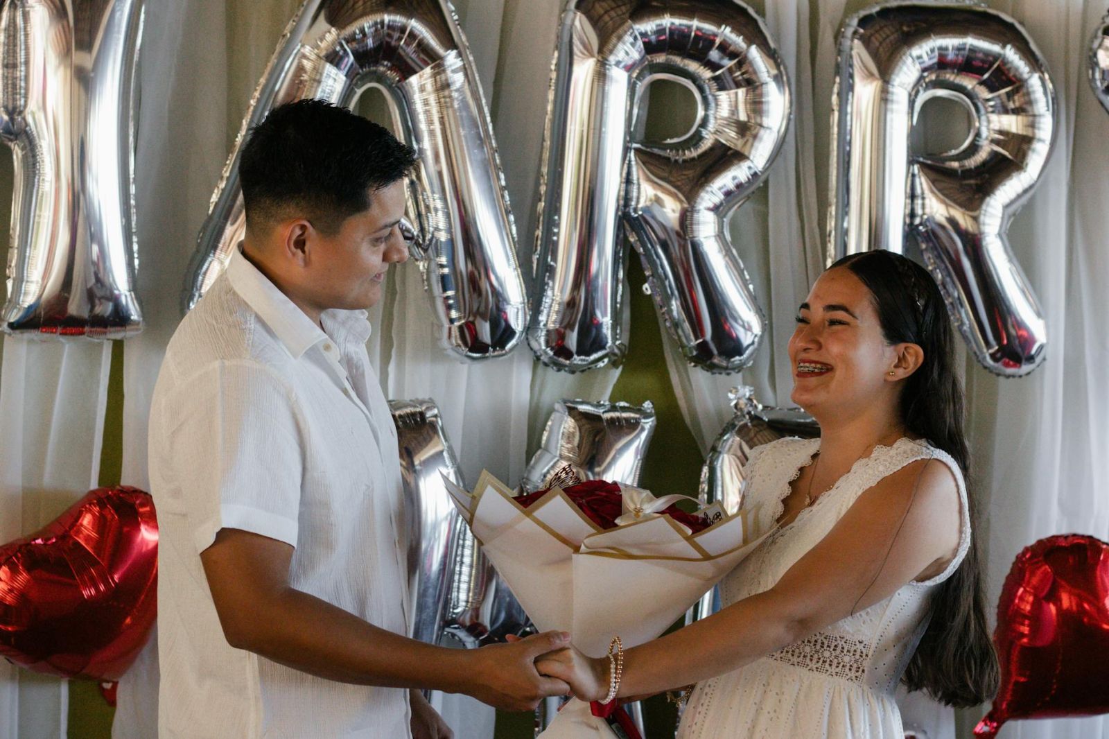 How to Choose the Perfect Engagement Party Planning