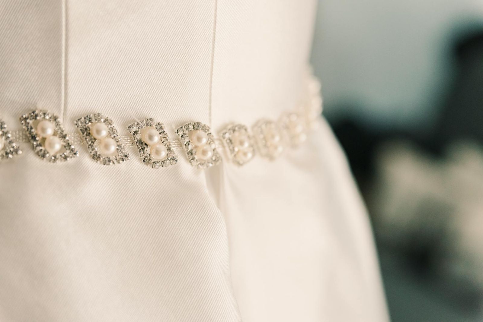 How to Choose the Perfect Bridal Belt and Sash
