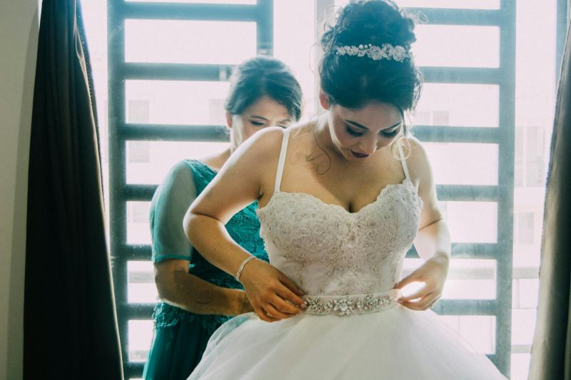 كيفية اختيار فستان الزفاف المثالي حسب شكل جسمك