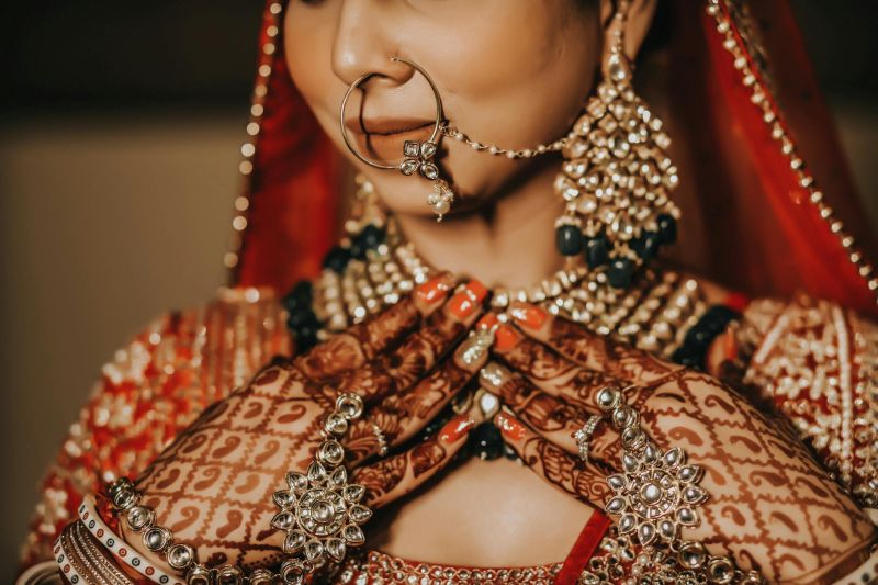 Wedding Jewelry Curation: How to Build a Cohesive Wedding Aesthetic