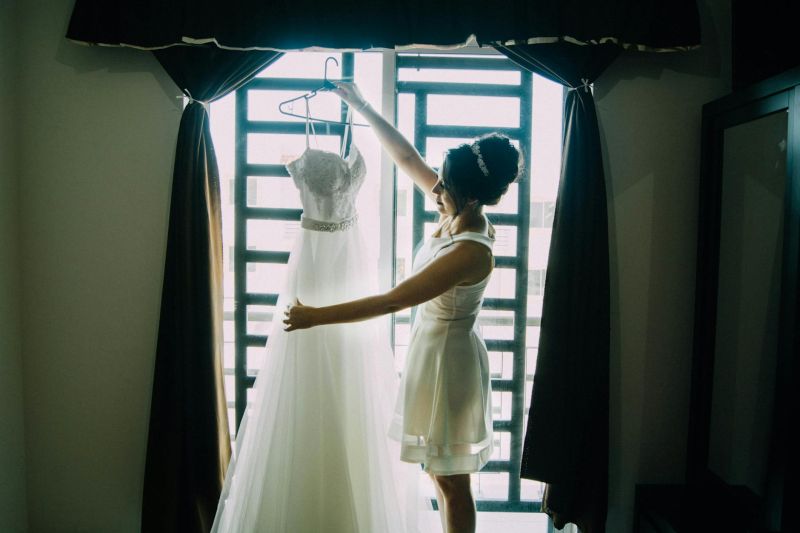 Wedding Dress Fit and Silhouette: Timeless Decisions That Photograph Beautifully