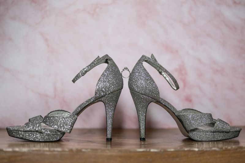 How to Choose the Perfect Silver Evening Shoes