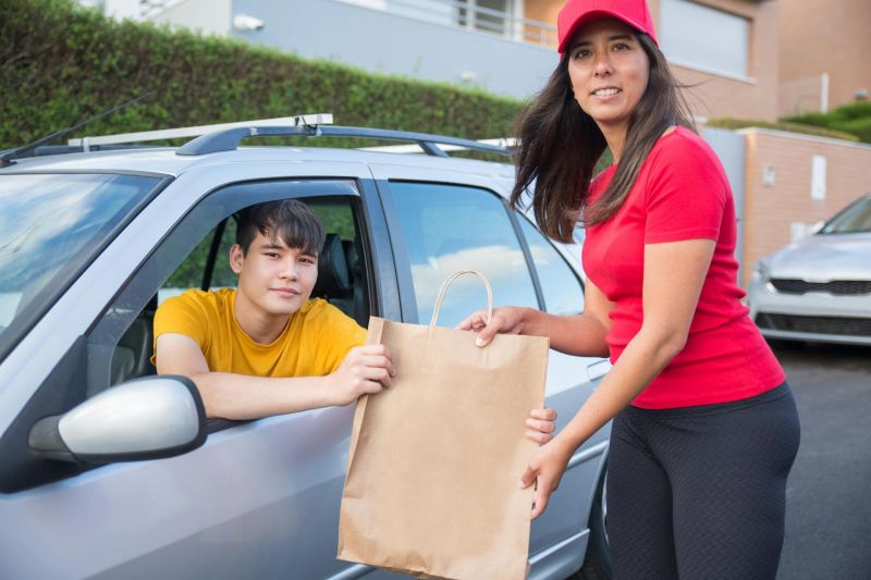 How to Choose the Perfect Rental Pickup vs Delivery